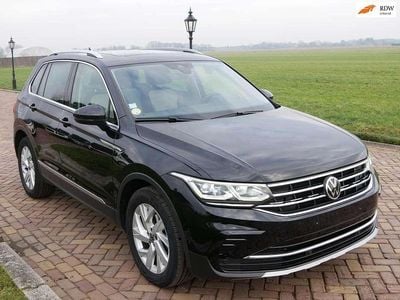 Zwart Occasion 2021 VW Tiguan Elegance SUV | € 23.595 (Goede deal)