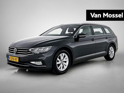 Grijs Gebruikt 2022 VW Passat Business Stationwagen | € 24.400 (Eerlijke prijs)