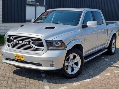 tweedehands Dodge Ram PICKUP 1500 SPORT CREW CAB 4X4 5,7 LTR V8 AUT. LUCHTVERING