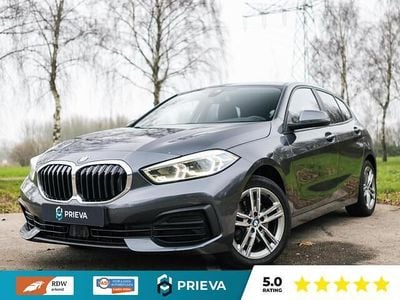 Grijs Gebruikt 2021 BMW 118 Comfort Edition Hatchback | € 17.750 (Goede deal)