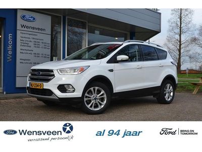 Wit Gebruikt 2017 Ford Kuga Titanium SUV | € 12.395 (Eerlijke prijs)