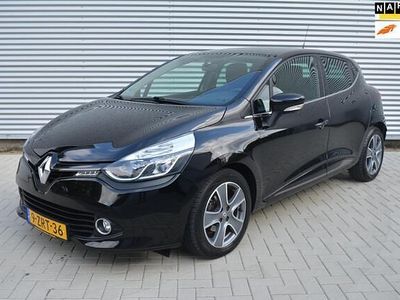 Zwart Gebruikt 2015 Renault Clio IV Night&Day Hatchback | € 6.450 (Eerlijke prijs)