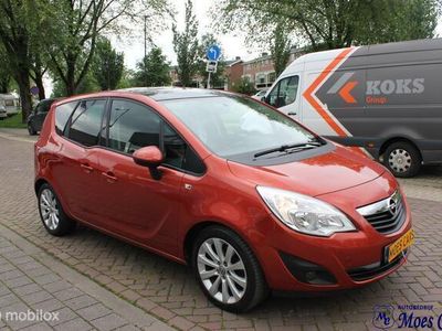Rood Gebruikt 2011 Opel Meriva Color Edition MPV | € 4.950 (Eerlijke prijs)