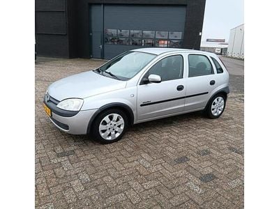 Grijs Occasion 2002 Opel Corsa Comfort Hatchback | € 1.375 (Eerlijke prijs)