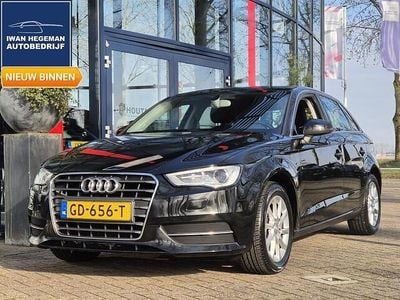 Zwart Occasion 2015 Audi A3 Sportback Attraction Hatchback | € 11.990 (Eerlijke prijs)