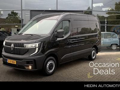 Zwart Occasion 2025 Renault Master Van | € 41.450 (Goede deal)