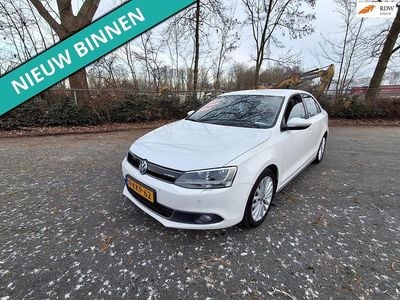Wit Occasion 2013 VW Jetta Hybrid Highline Sedan | € 4.999 (Eerlijke prijs)
