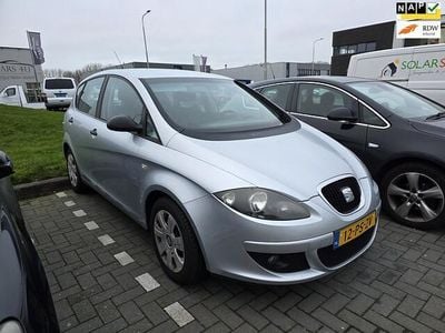 Grijs Gebruikt 2004 Seat Altea Reference MPV | € 999 (Goede deal)