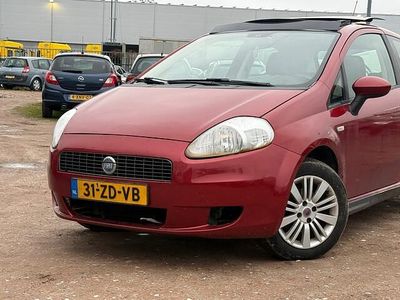 Occasion Fiat Grande Punto Dynamic 77 PK (56 kW) 2008 Rood Hatchback