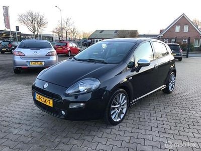 Zwart (metallic) Gebruikt 2012 Fiat Punto Evo Sport Hatchback | € 4.989 (Eerlijke prijs)