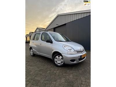 Grijs Gebruikt 2005 Toyota Yaris Verso Sol MPV | € 3.500 (Eerlijke prijs)