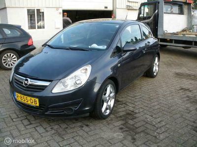tweedehands Opel Corsa 1.2-16V Cosmo lm wielen airco nwe apk!!!