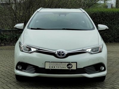 Wit Gebruikt 2016 Toyota Auris Touring Sports Edition-S Stationwagen | € 16.950 (Eerlijke prijs)