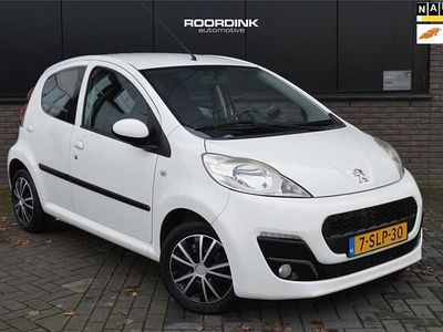 Wit Gebruikt 2013 Peugeot 107 Hatchback | € 4.250 (Eerlijke prijs)