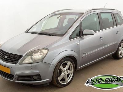 Grijs Occasion 2006 Opel Zafira Cosmo MPV | € 1.050 (Super prijs)