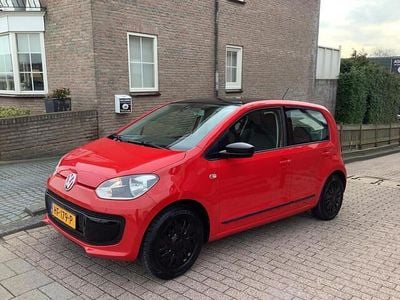 Rood Gebruikt 2015 VW up! move up! Hatchback | € 6.450 (Eerlijke prijs)