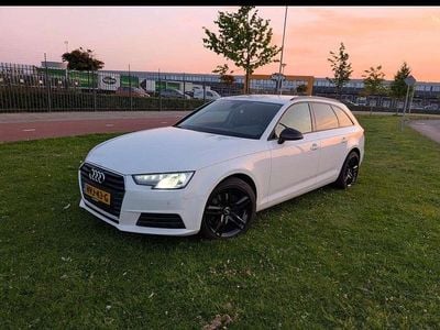Wit Occasion 2018 Audi A4 Stationwagen | € 18.995 (Eerlijke prijs)