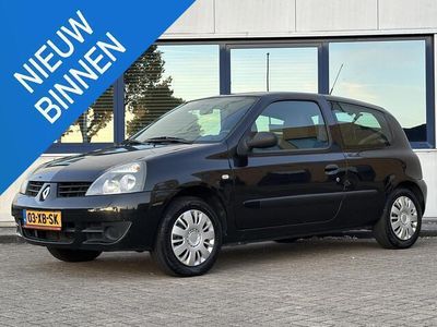 Zwart Gebruikt 2007 Renault Clio II Campus Hatchback | € 1.395 (Eerlijke prijs)