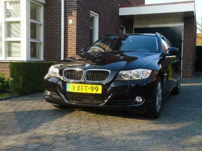 Zwart Gebruikt 2011 BMW 318 Luxury Line Stationwagen | € 17.890
