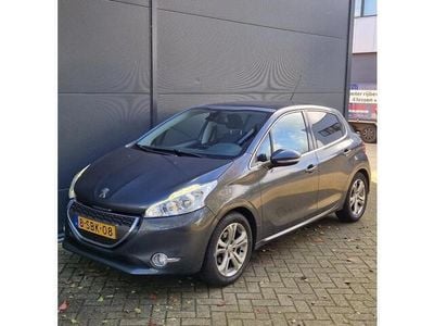Grijs Gebruikt 2013 Peugeot 208 Allure Hatchback | € 3.495 (Super prijs)