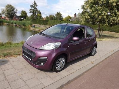 Paars Gebruikt 2012 Peugeot 107 Active Hatchback | € 4.395 (Eerlijke prijs)