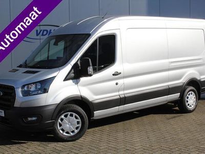 tweedehands Ford Transit 350 2.0 TDCI L3H2 Trend 170pk Trend. AUTOMAAT ! Net ingereden, uit voorraad leverbaar ! Volautm. airco, metallic lak, lane- en side assist, adaptive cruise cntrl, navigatie by Apple carplay/Android auto cntrl, bijrijdersbank, USB aansluiting