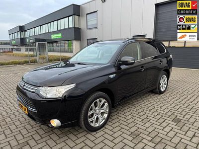 Zwart Gebruikt 2013 Mitsubishi Outlander P-HEV Instyle SUV | € 10.999 (Eerlijke prijs)