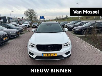 Wit Occasion 2019 Volvo XC40 Momentum SUV | € 24.900 (Eerlijke prijs)