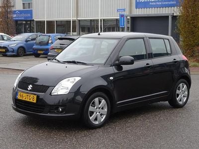Zwart (metallic) Gebruikt 2009 Suzuki Swift Exclusive Hatchback | € 3.950 (Eerlijke prijs)