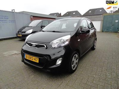 Zwart (metallic) Gebruikt 2014 Kia Picanto Hatchback | € 4.750 (Eerlijke prijs)