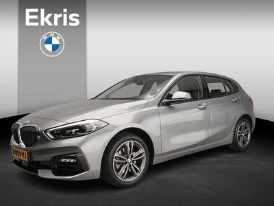 Grijs Occasion 2022 BMW 118 Executive Hatchback | € 23.900 (Eerlijke prijs)