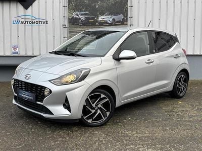 Zilver (metallic) Gebruikt 2021 Hyundai i10 Premium Hatchback | € 13.945 (Eerlijke prijs)