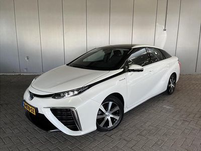 Wit Gebruikt 2015 Toyota Mirai Executive Sedan | € 15.749