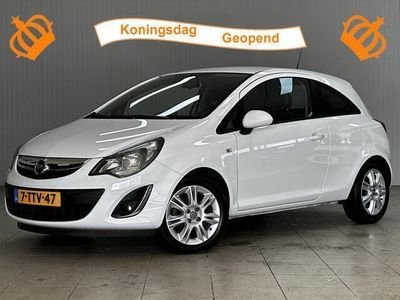 tweedehands Opel Corsa 1.2-16V BlitZ/ 16''LMV/ Stuur+Stoelverw./ Clima/ Navi/ Cruise/ Bluetooth/ Multi.stuur/ Elek.pakket/ Isofix/ PDC Achter.