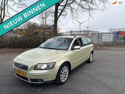 Beige (metallic) Occasion 2004 Volvo V50 Kinetic Stationwagen | € 1.699 (Super prijs)