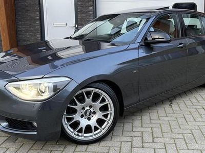 tweedehands BMW 118 1-SERIE i Business+ AUTOMAAT/CAMERA/STOELVW/NAVI/LED