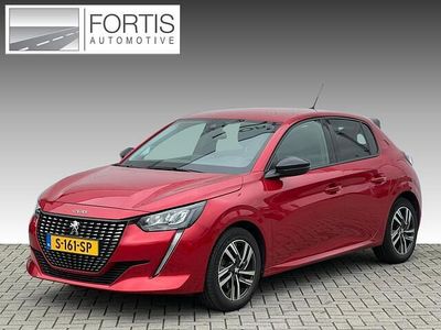 Rood Occasion 2023 Peugeot 208 Allure Hatchback | € 17.700 (Goede deal)