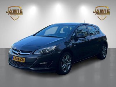 tweedehands Opel Astra 1.4 Design Edition nieuwstaat