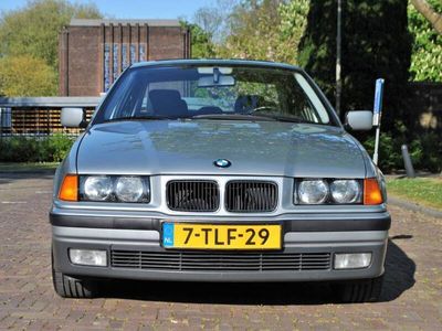 tweedehands BMW 323 i