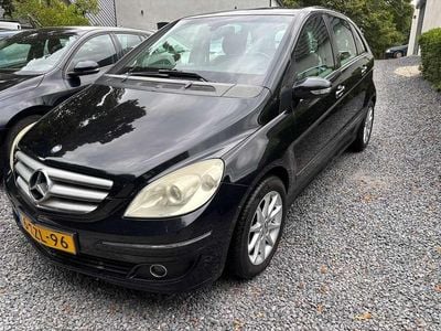 Mercedes B200