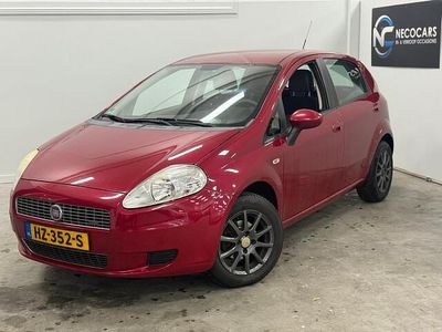 Rood Gebruikt 2009 Fiat Grande Punto Lusso Hatchback | € 1.499 (Eerlijke prijs)