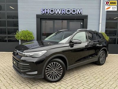 Zwart Occasion 2025 VW Tiguan Edition SUV | € 38.900 (Eerlijke prijs)