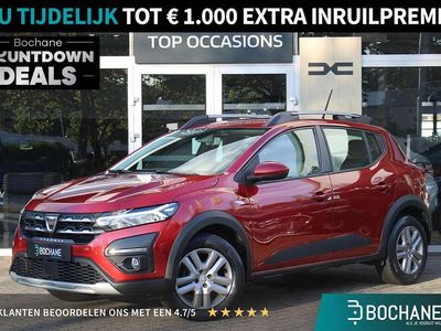 Rood Gebruikt 2023 Dacia Sandero Comfort Hatchback | € 17.295 (Eerlijke prijs)