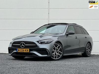 Grijs Gebruikt 2021 Mercedes C200 AMG Stationwagen | € 36.945 (Eerlijke prijs)