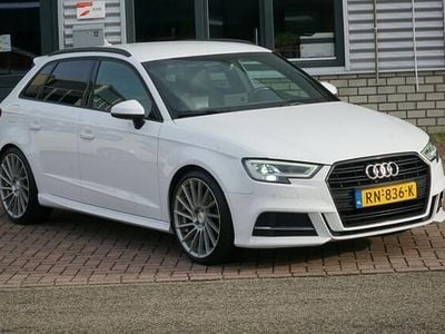 Wit Occasion 2018 Audi A3 Sportback S-Line Hatchback | € 15.850 (Eerlijke prijs)