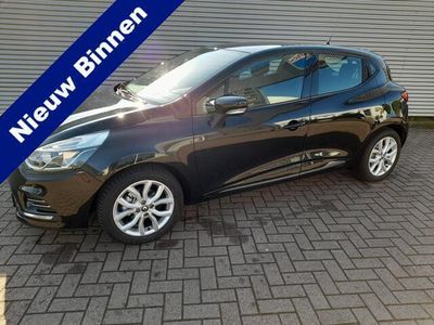 tweedehands Renault Clio IV 1.2 TCe Zen Automaat | Airco | Navigatie | Trekhaak | Cruise control | DAB | RIJKLAARPRIJS INCL 12 MAANDEN GARANTIE EN BEURT