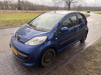Occasion Peugeot 107 68 PK (50 kW) 2005 Blauw Hatchback