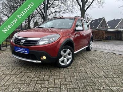 Occasion Dacia Sandero Stepway 84 PK (61 kW) 2011 Rood Hatchback