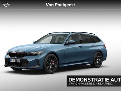 Arctic race blue metallic (blauw metallic) Occasion 2026 BMW 330e M Sport Stationwagen | € 76.682