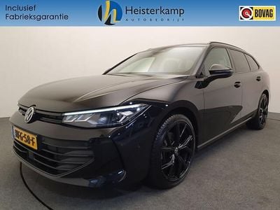 Zwart Gebruikt 2024 VW Passat Business Stationwagen | € 35.950 (Goede deal)